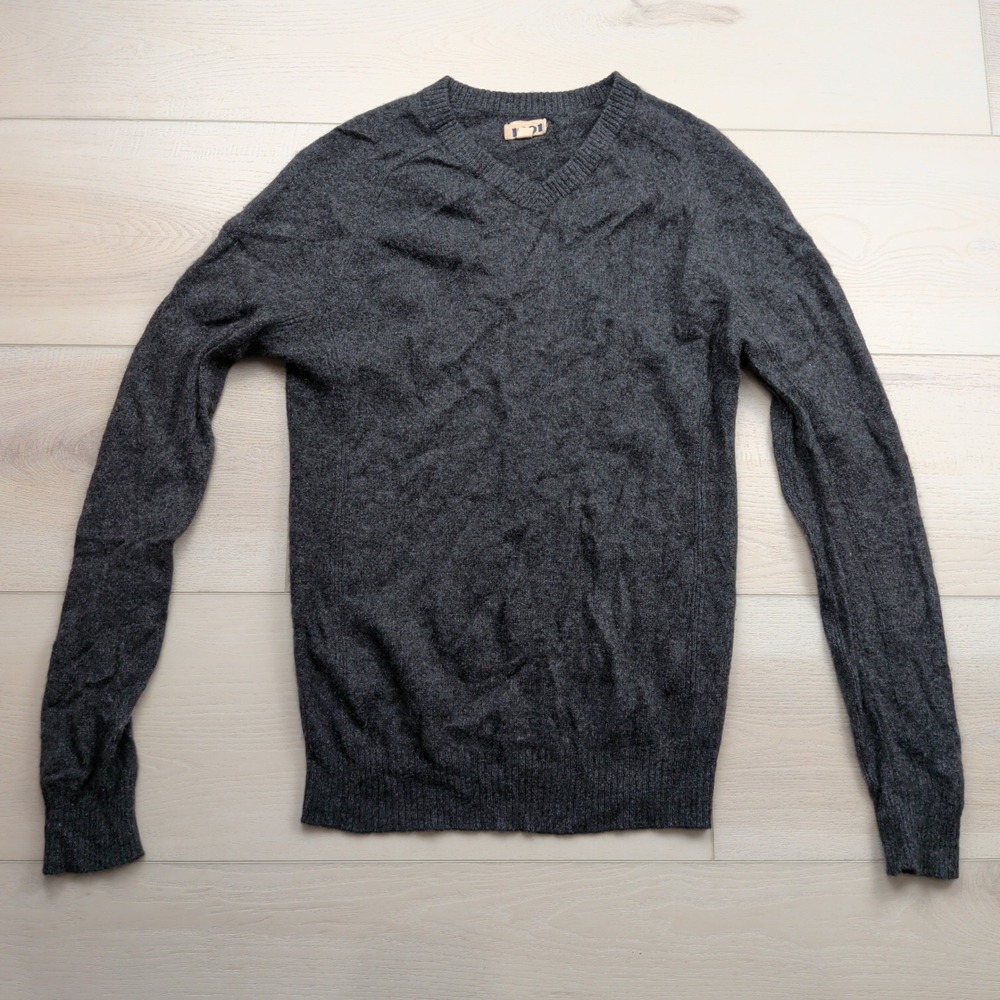 1901 Womens 100% Cashmere V-Neck Sweater Charcoal Gray Soft LuxurySize M